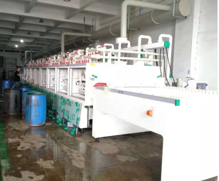 Horizontal continuous electrolytic etching machine