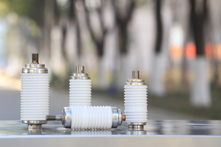 真空開關管接觸點選什么材質好？一般為銅合金！