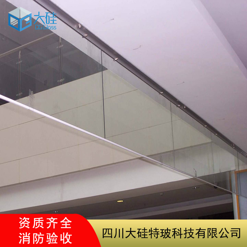 玻璃擋煙垂壁
